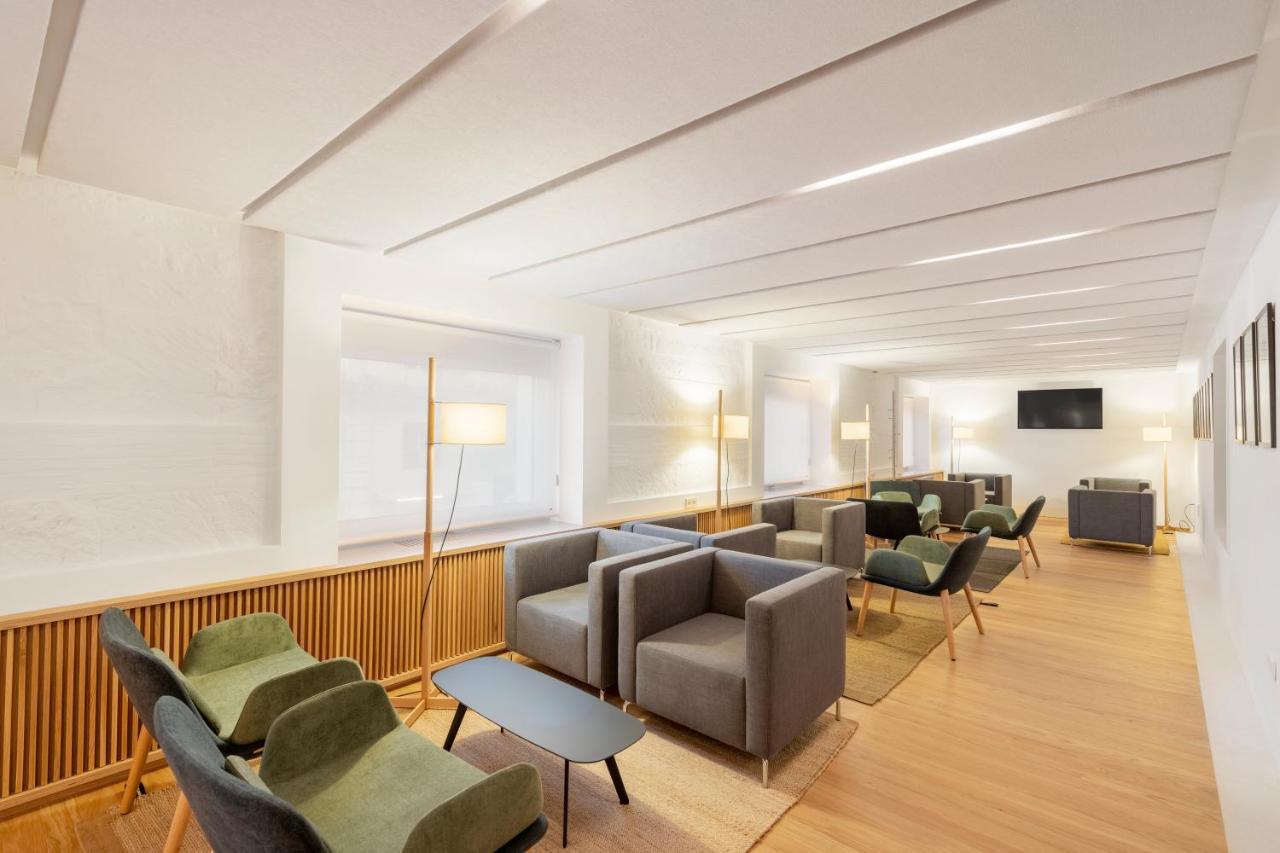 Eurostars Portico Alicante Bagian luar foto The lounge at the airport