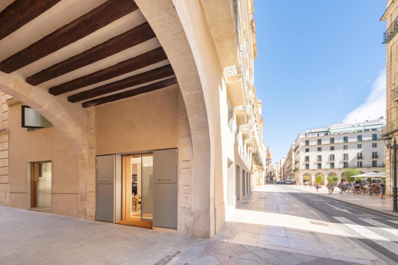 Eurostars Portico Alicante Bagian luar foto Entrance to the museum